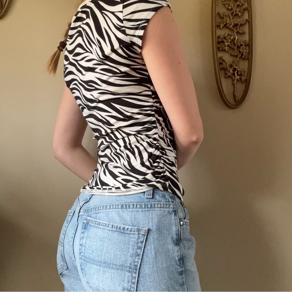 White House Black Market Zebra Print Top - Picture 8 of 8